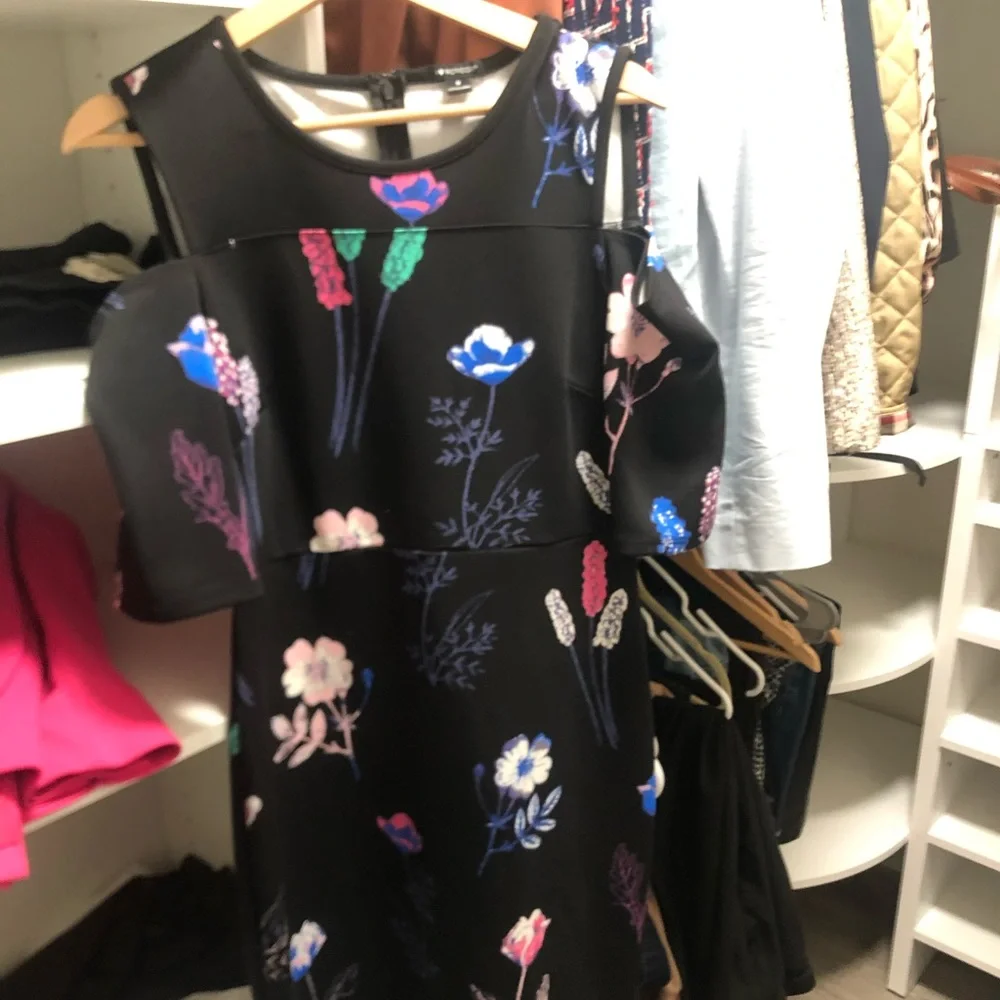 Dress - Picture 1 of 3